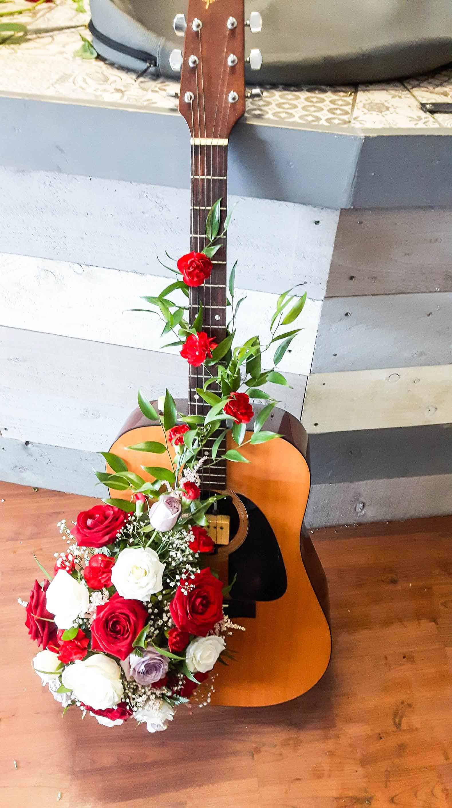 Rosebuds_flowers_Torquay_guitar