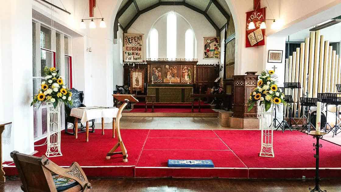 Rosebuds_flowers_torquay_church_5