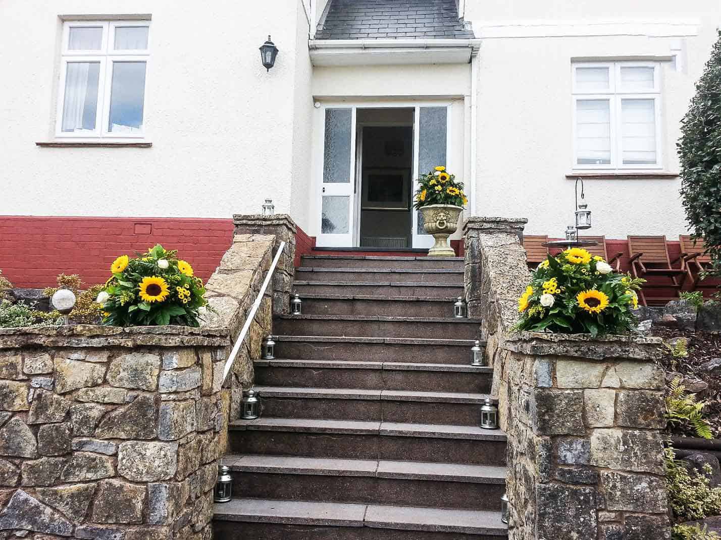 Rosebuds_flowers_torquay_house